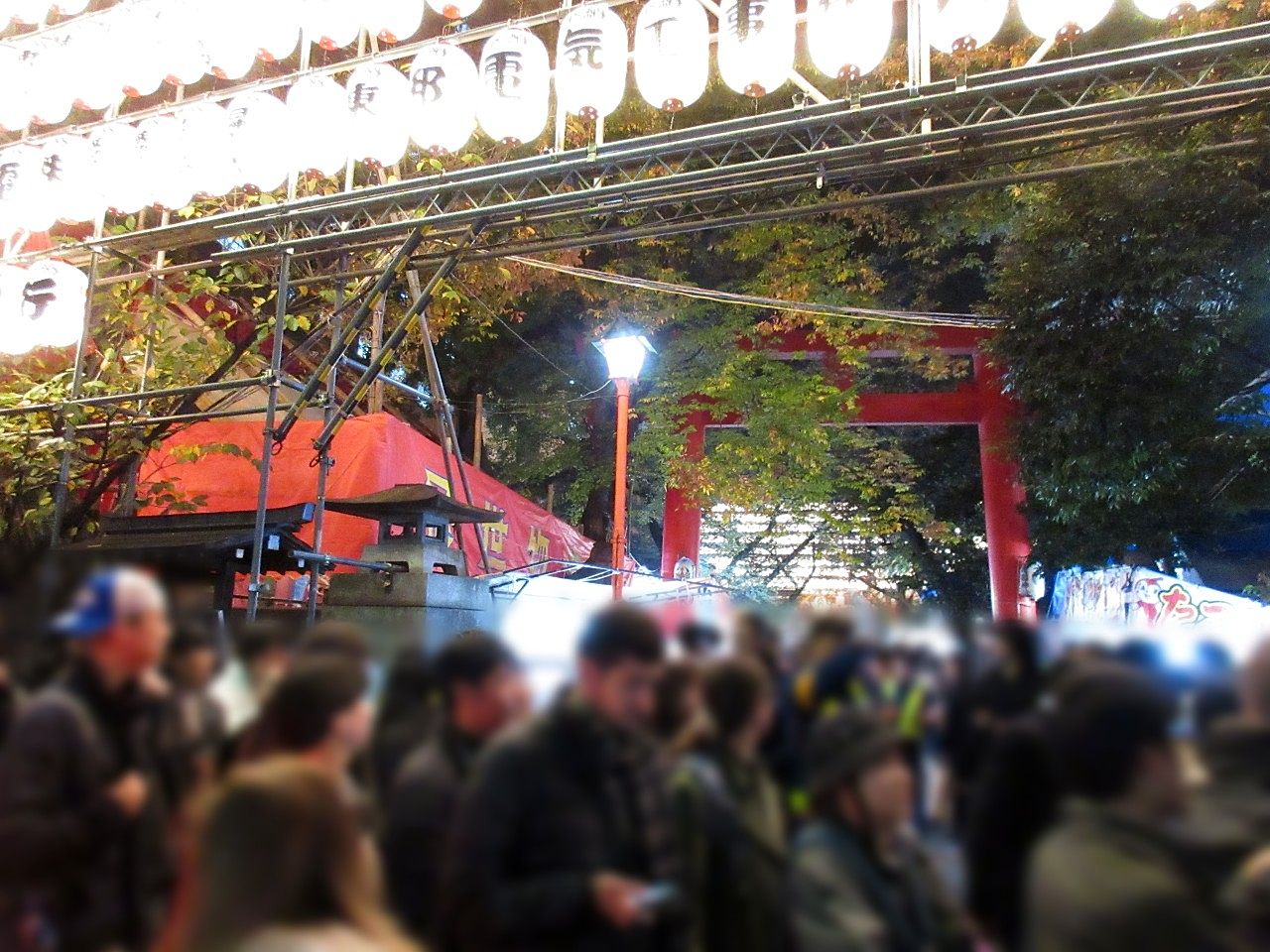 神社の外も大混雑
